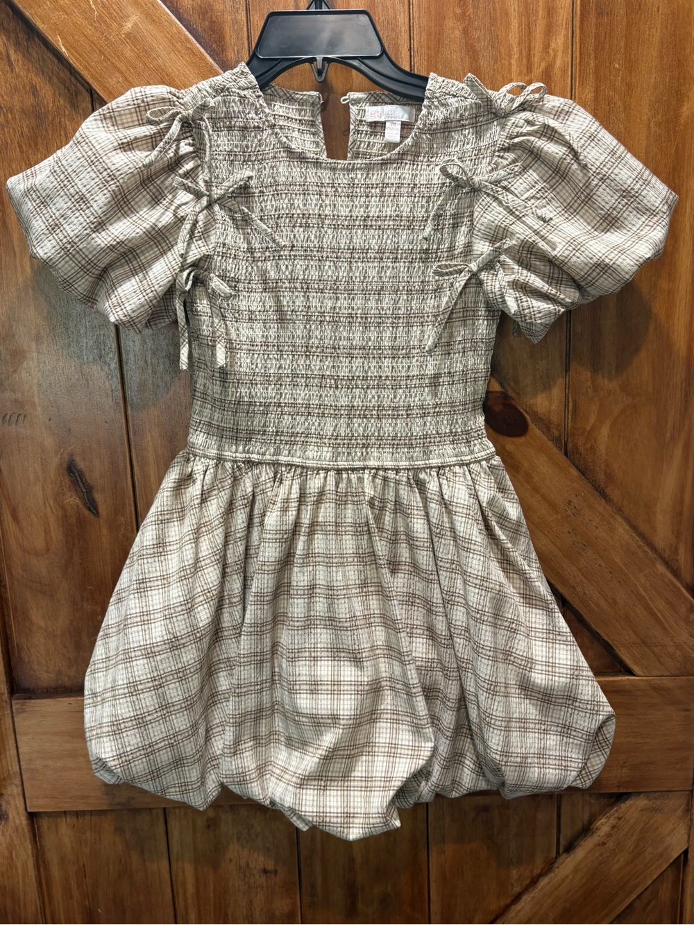 Gianni Bini Girls Plaid Smocked Puff-Sleeve Dress in Beige and Brown M